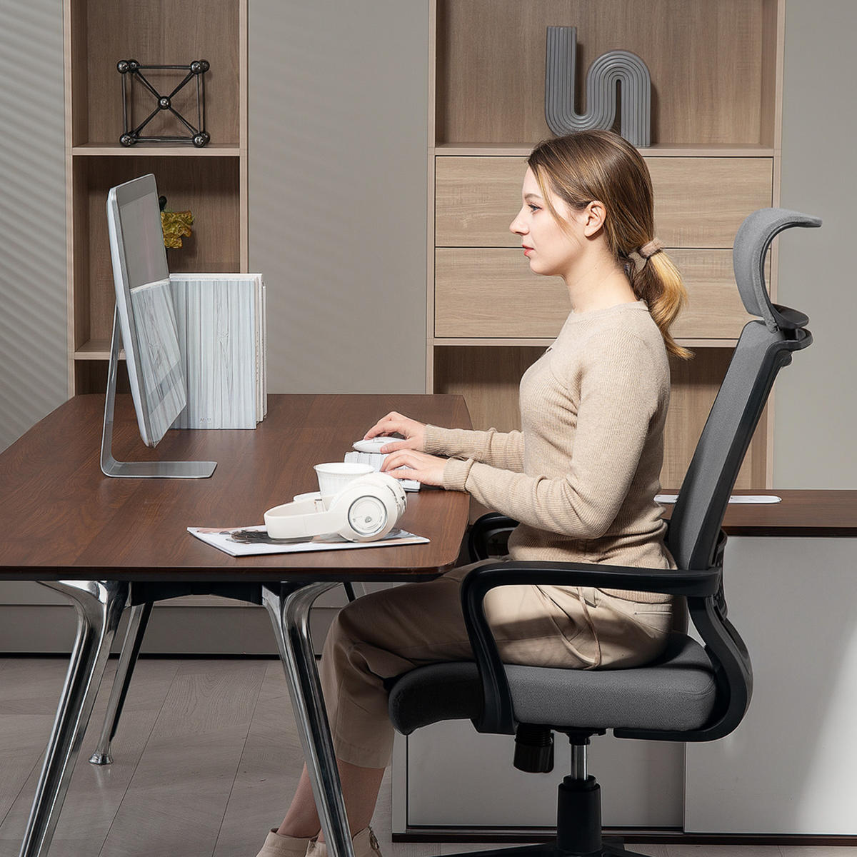 BÜROSTUHL, Ergonomischer Schreibtischstuhl mit Armlehne, Kopfstütze, Dunkelgrau - Dunkelgrau, Kunststoff (60.5/117/69cm) - HOMCOM