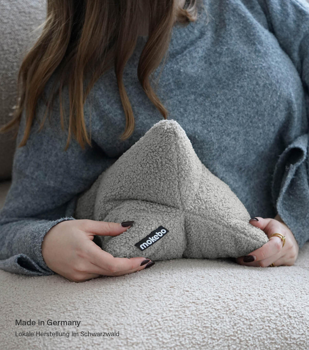 NACKENKISSEN Der Leseknochen - Grau, Textil (42/22cm) - Mokebo