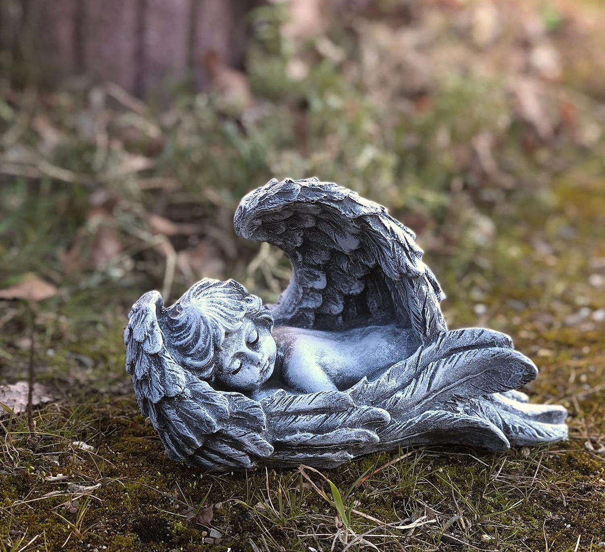 STEINFIGUR Engel im Flügel Grabschmuck frostfest wetterfest - Grau, Stein (18/13/9cm) - stoneandstyle