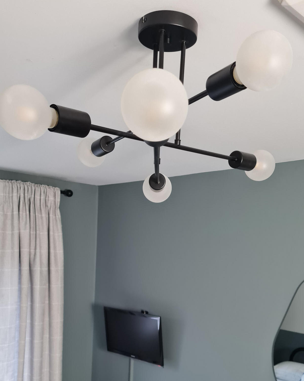 ZÁVĚSNÁ LAMPA Kidane 61/61/33 cm - černá, kov (61/61/33cm) - Beliani