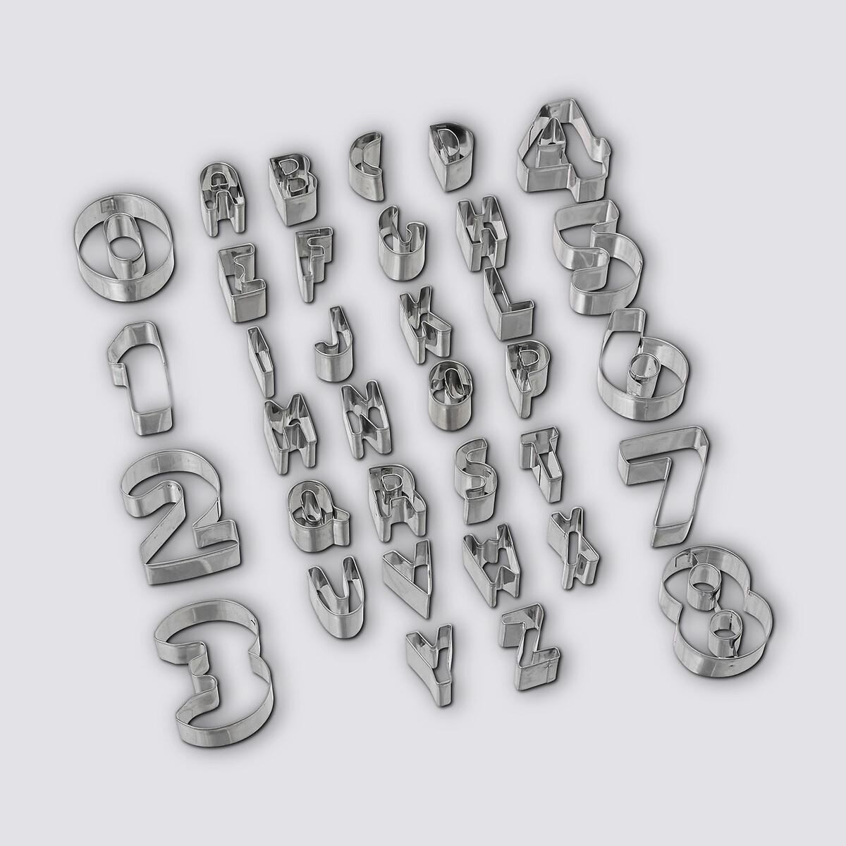 AUSSTECHFORMEN Buchstaben/Zahlen 35-teilig - Silberfarben, Metall (10.2/3/10.2cm) - 5five Simply Smart