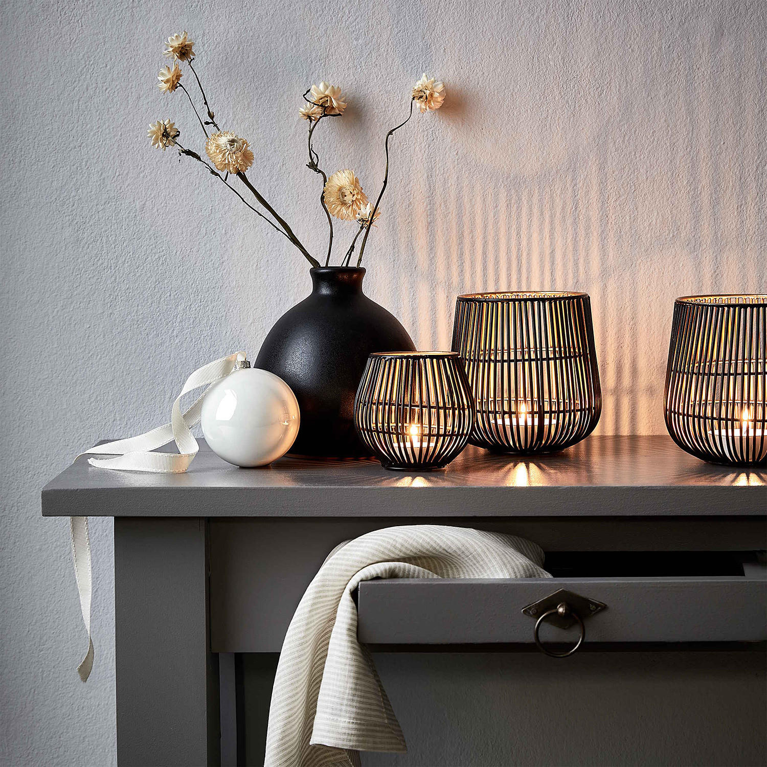 TEELICHTHALTER Yoko - Schwarz, Metall (14cm) - BUTLERS