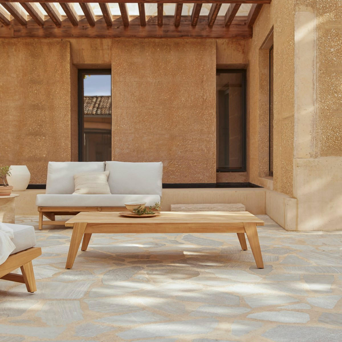 GARTEN-COUCHTISCH Olia Hellbraun aus Teak - Hellbraun, Holz (80/150/35cm) - Tikamoon