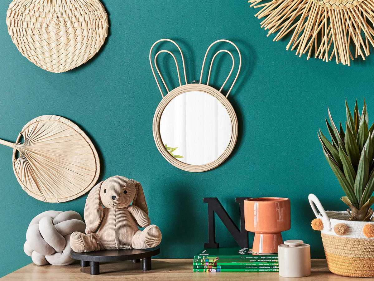 WANDSPIEGEL Rattan natürlich Hasenform 26 cm Golong - Naturfarben, Naturmaterialen (26/45/2cm) - Beliani