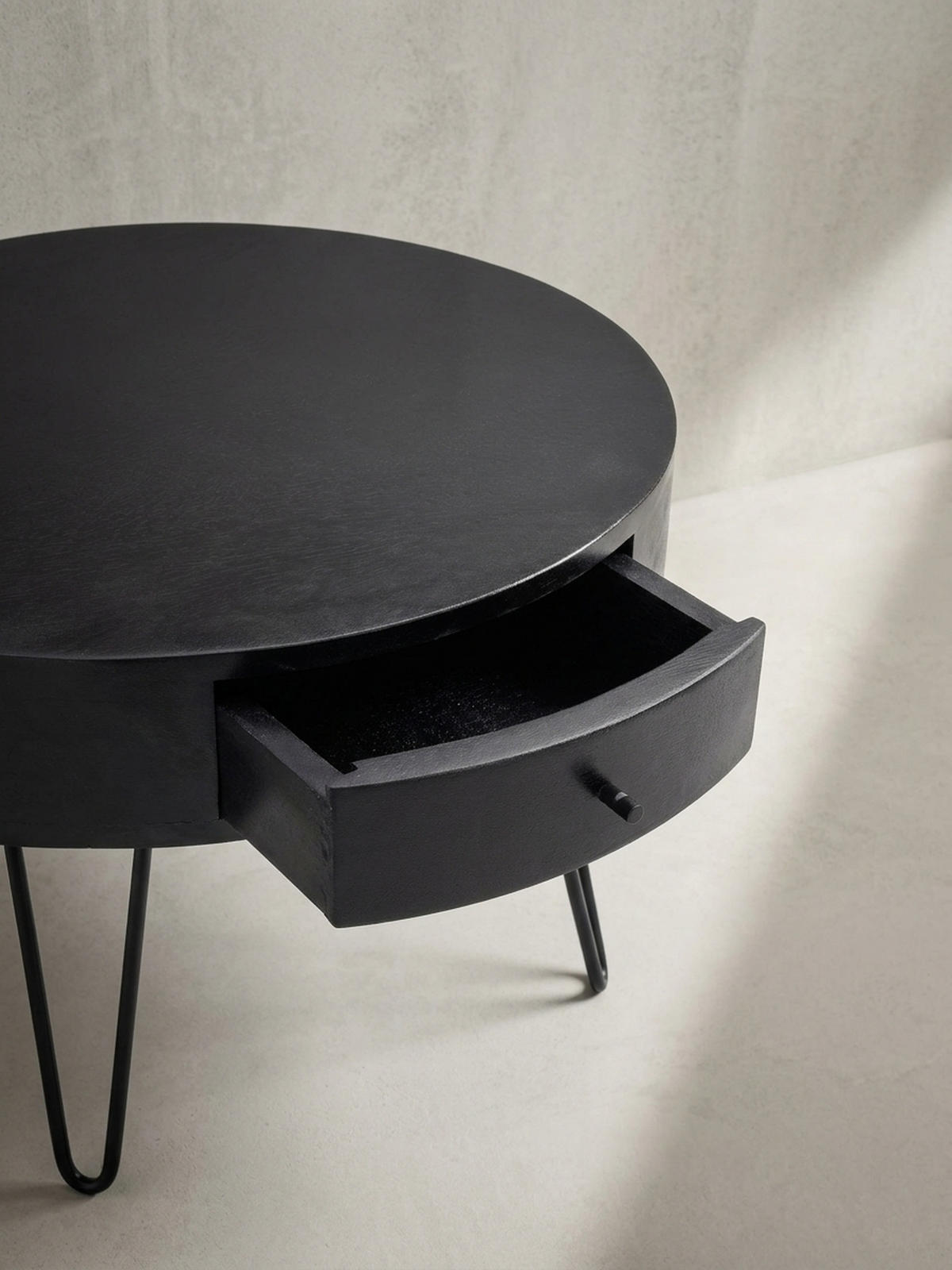 COUCHTISCH Rund Mango Massivholz Metall, 60x60x43 cm, mit Schublade, Stauraum und Haarnadelbeinen - Schwarz, Holz/Metall (60/60/43cm) - KADIMA DESIGN