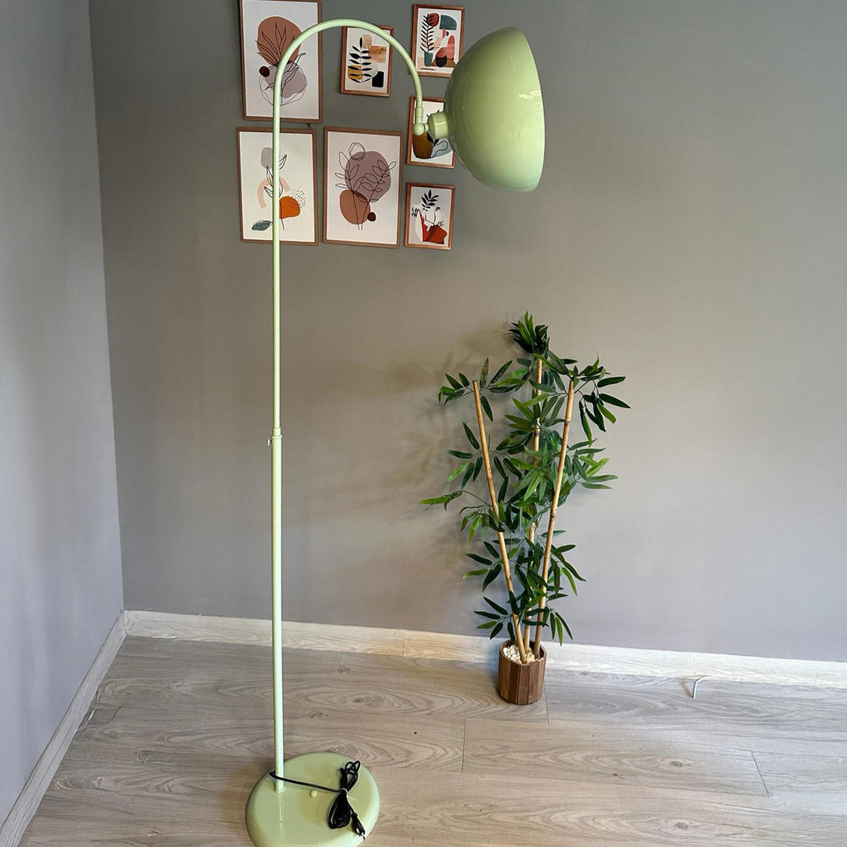STEHLAMPE Gorkiede E27 mit Dimmer - Mintgrün, Metall (37/37/170cm) - Bamyum