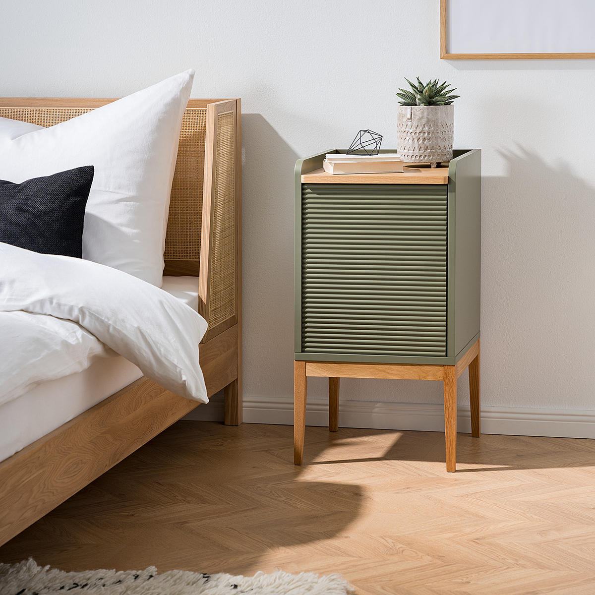 NACHTKOMMODE - Massivholz / MDF - Eichefarben/Grün, Holz/Holzwerkstoff (40/75/40cm) - home24