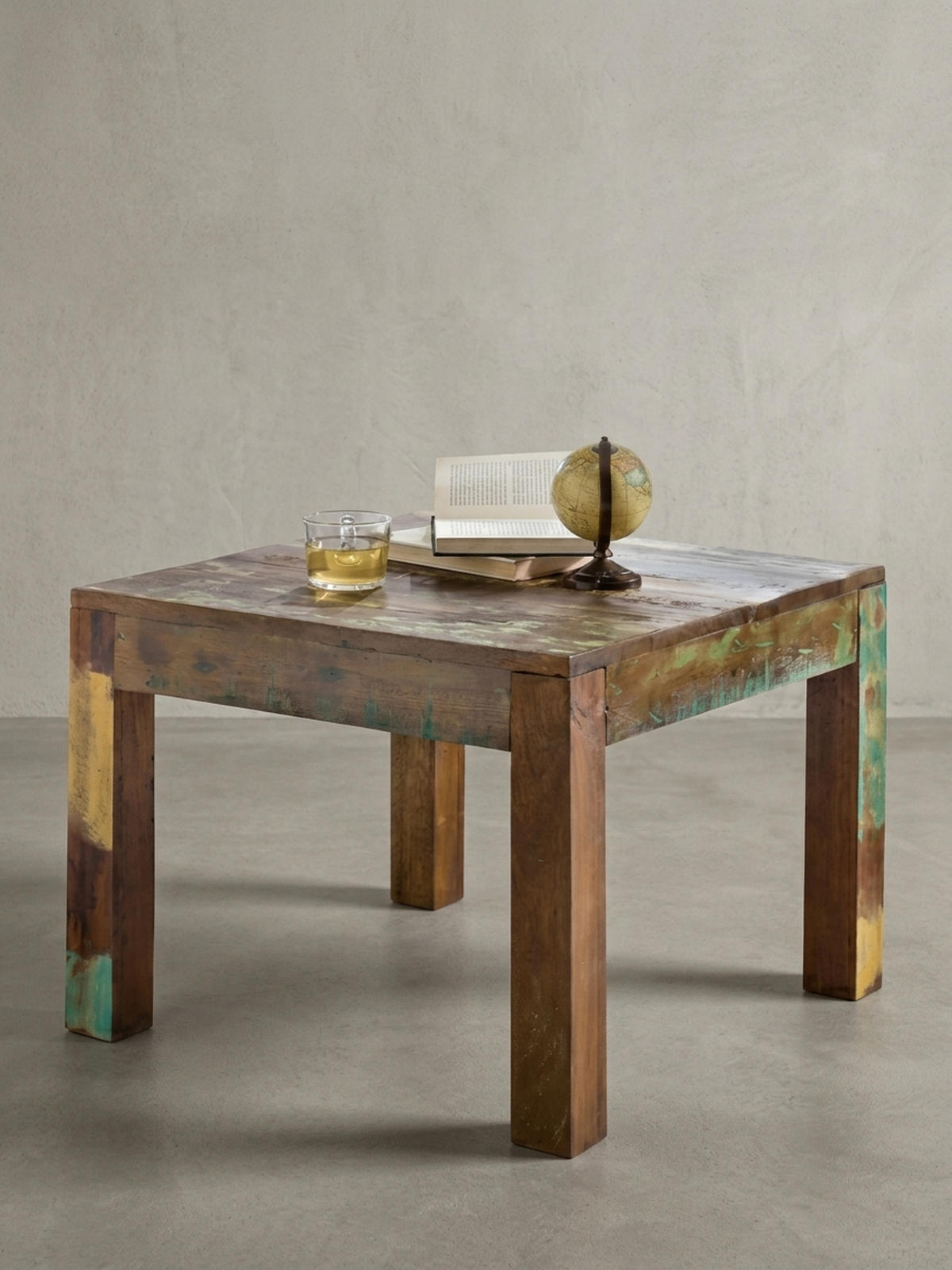 COUCHTISCH aus recyceltem Mango-Holz im Shabby-Chic Stil mit großer Tischplatte, Braun 60x60x47 cm - Braun, Holz (60/60/47cm) - KADIMA DESIGN