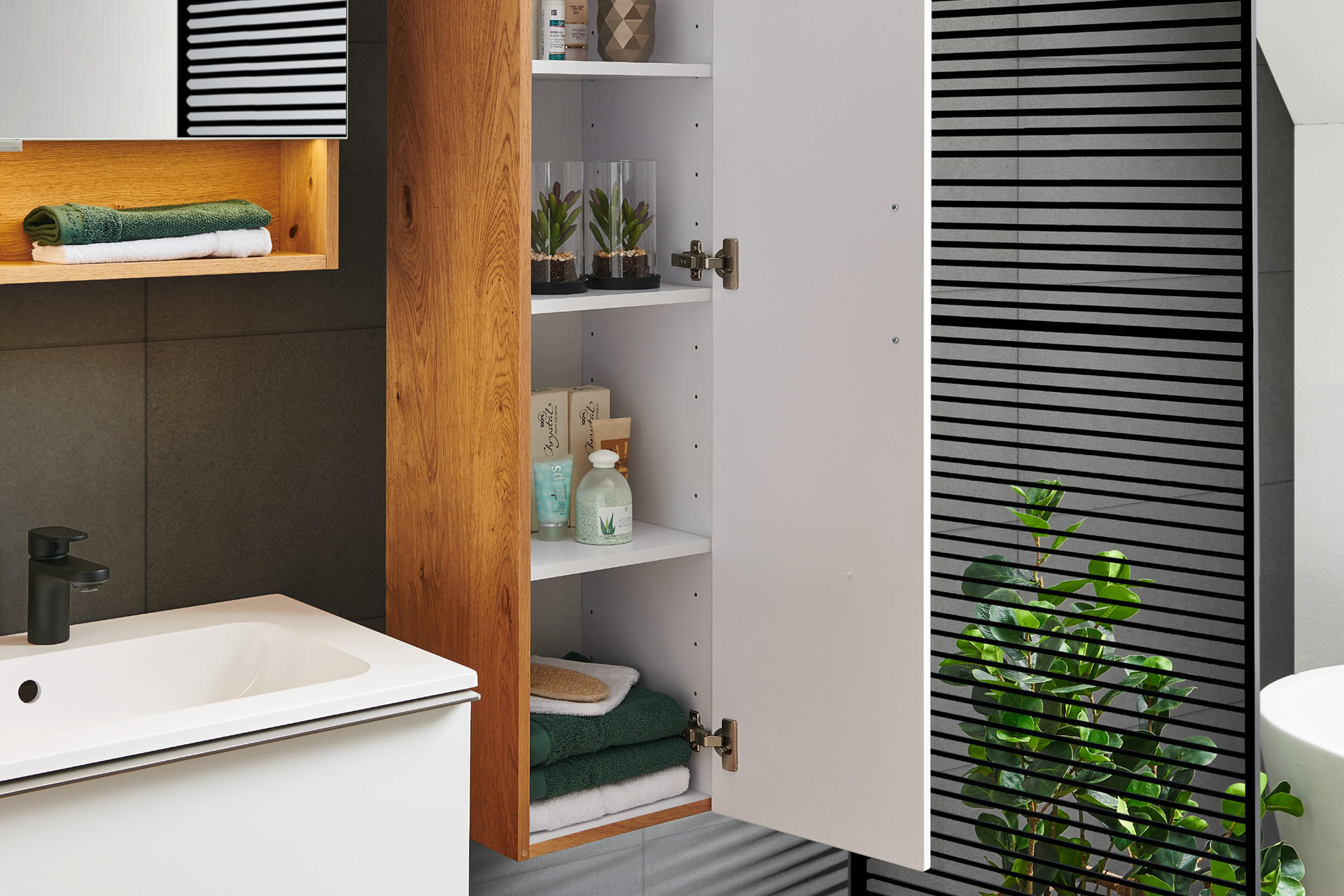 Stauraum im Badezimmer-Hochschrank