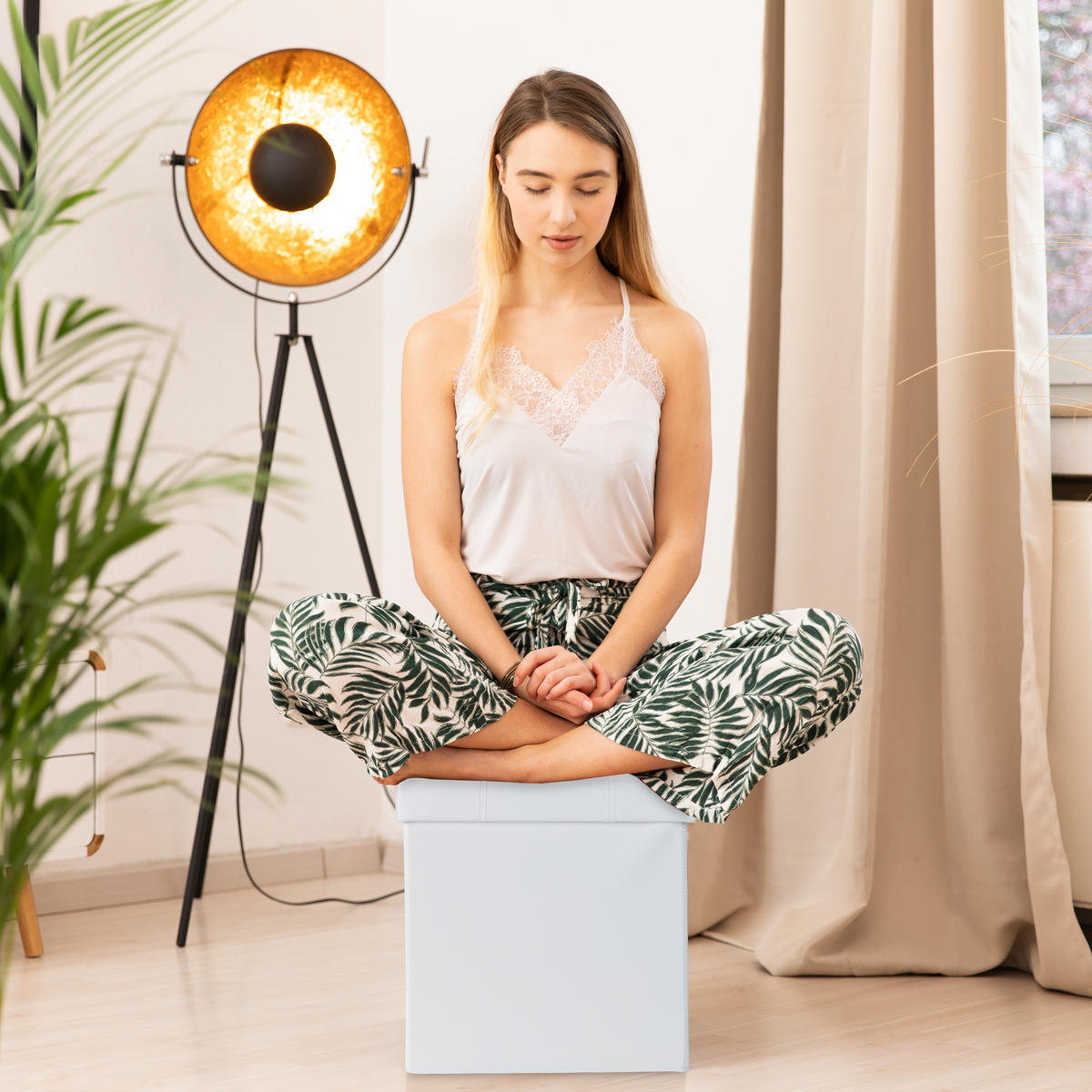 SITZHOCKER - Weiß, Holzwerkstoff/Kunststoff (37/38/37cm) - Relaxdays