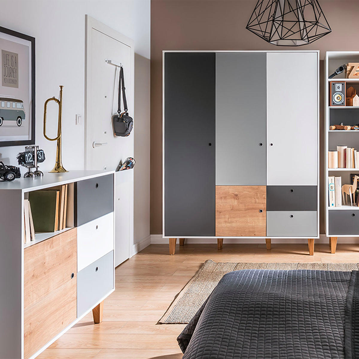 SKŘÍŇ 3DVEŘOVÁ dřevo - hnědá, kompozitní dřevo (153/201.5/55cm) - Petits-meubles