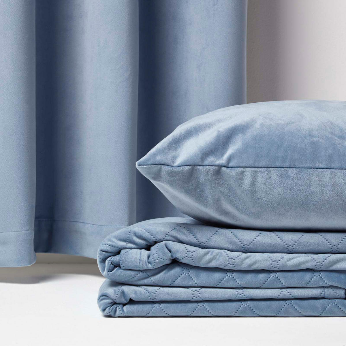 SAMT-WOHNDECKE 150/200 cm, gesteppt - Blau, Textil (150/200cm) - Homescapes
