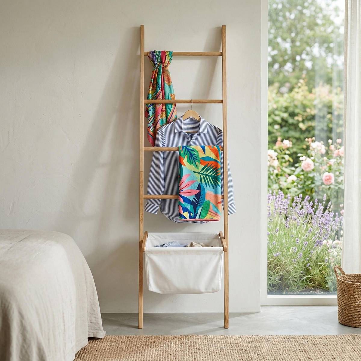 LESTEV Naravna bež za brisače s košem za perilo orehov les 4 prečke 170 cm - svetlo rjava, tekstil/les (50/170/21cm) - Relaxdays