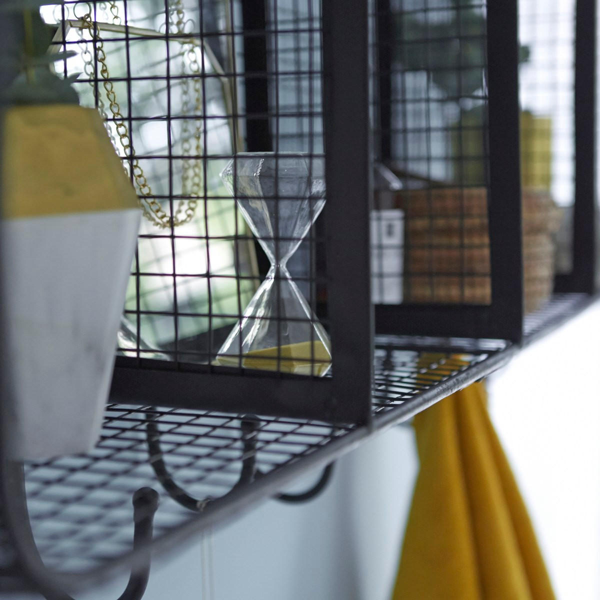 BADREGAL Sona Schwarz aus Metall - Schwarz, Metall (103/54/19cm) - Tikamoon