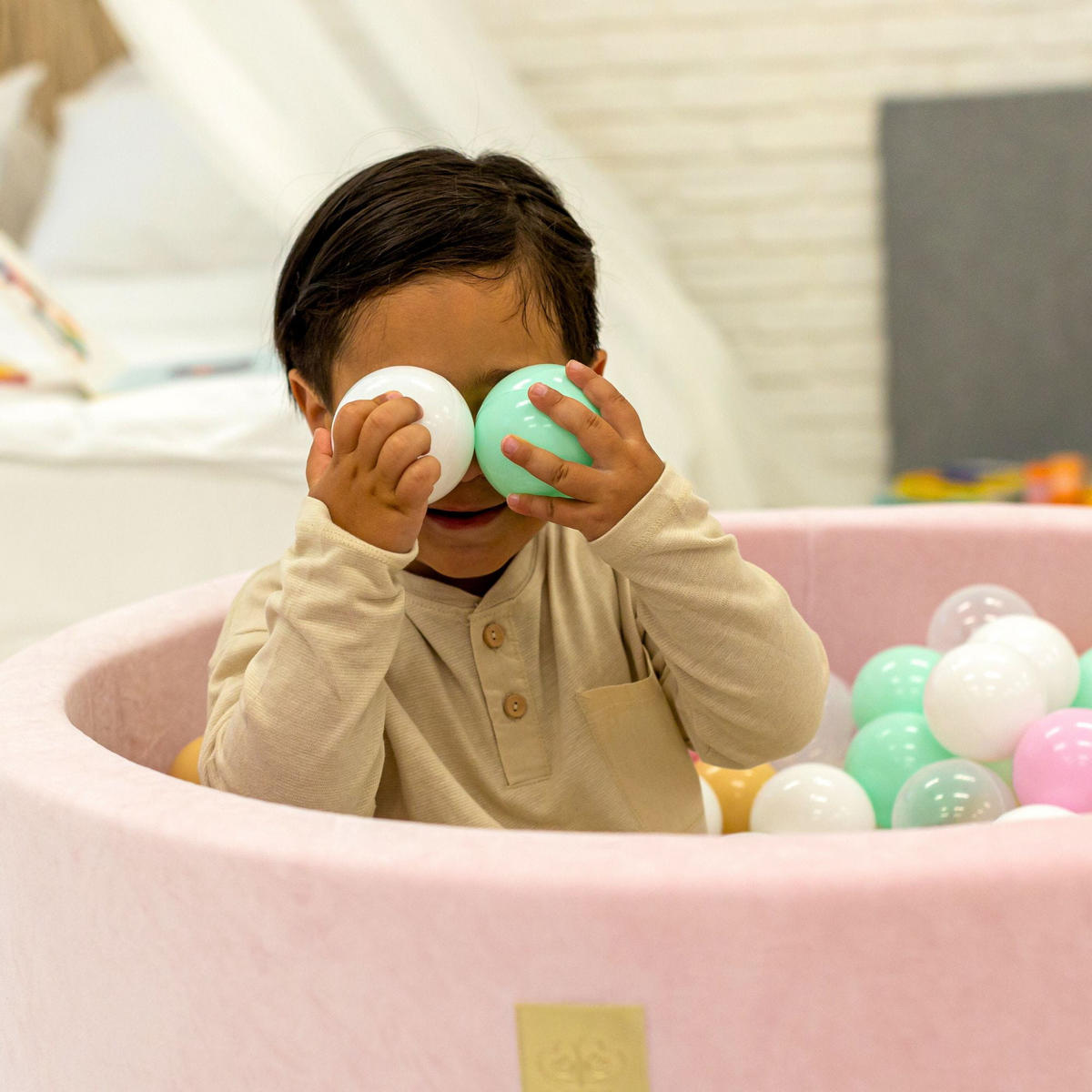 BÄLLE für Bällebad, Spielbälle, Plastikbälle für Kinder Set 50 pcs.: Grau/Perlweiß/Silber/Weiß - Weiß/Grau, Textil (7/7/7cm) - MeowBaby