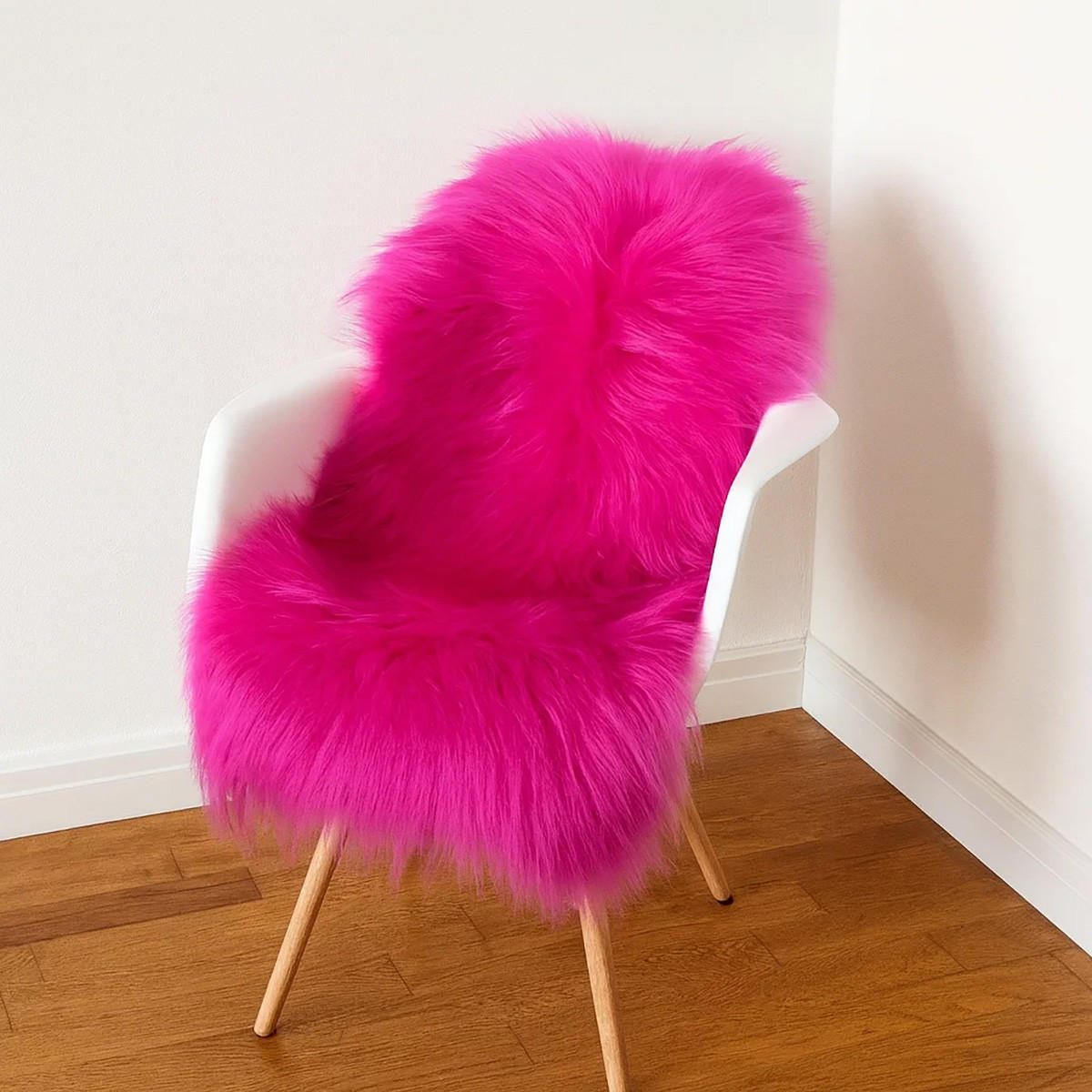 SCHAFFELL Island – Fuchsia Pink, Lange Weiche Wolle, ca. 100 cm - Pink, Fell (60/100cm) - Provellus