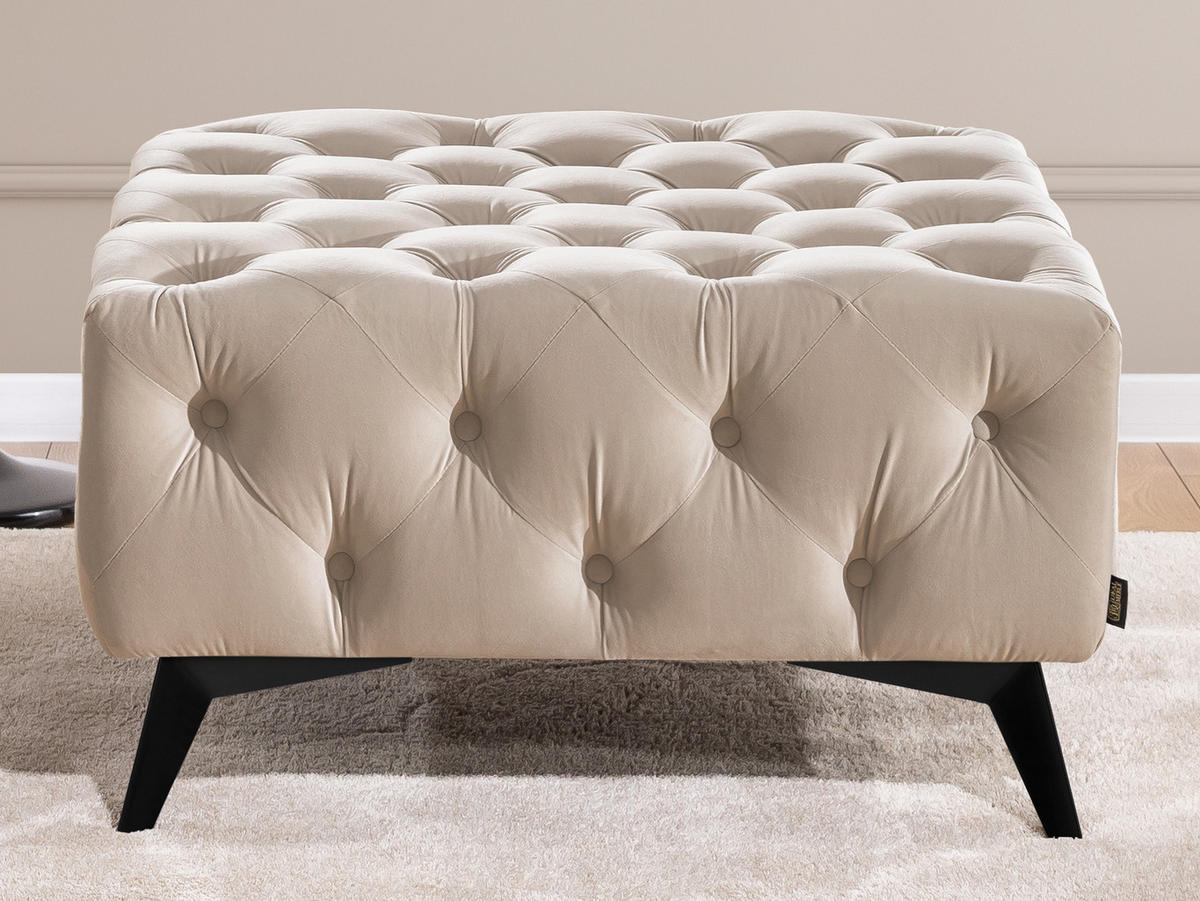 HOCKER Chesterfield Whitby Beige Samt mit schwarzen Füßen - Beige/Schwarz, Holz/Textil (80/45/80cm) - S-Style Möbel