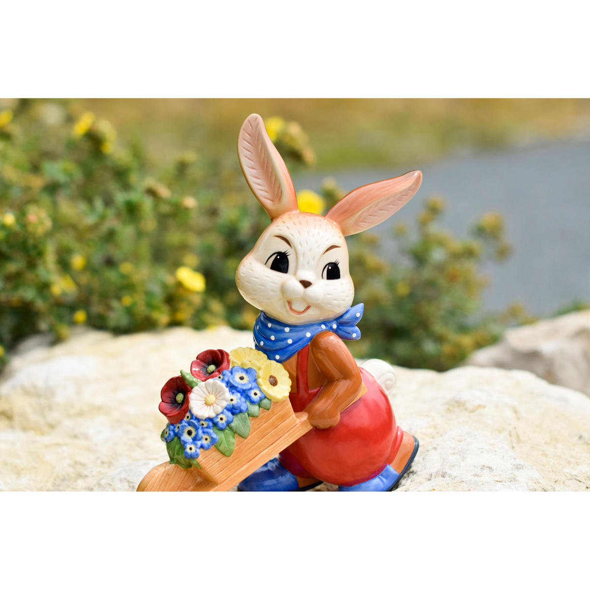 DEKOTIER Hasenjunge - So schön ist der Frühling, Steingut, Bunt, 25 cm - Multicolor, Keramik (9/25/22cm) - Goebel