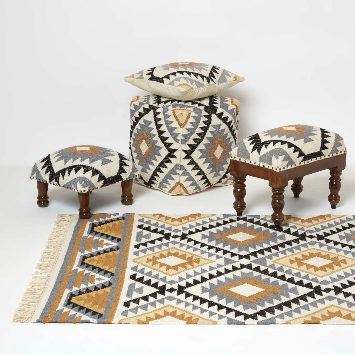 KELIM-HOCKER Agra mit Holzbeinen, Ethno-Muster, 50/40/30 cm - Multicolor, Textil (30/40/50cm) - Homescapes