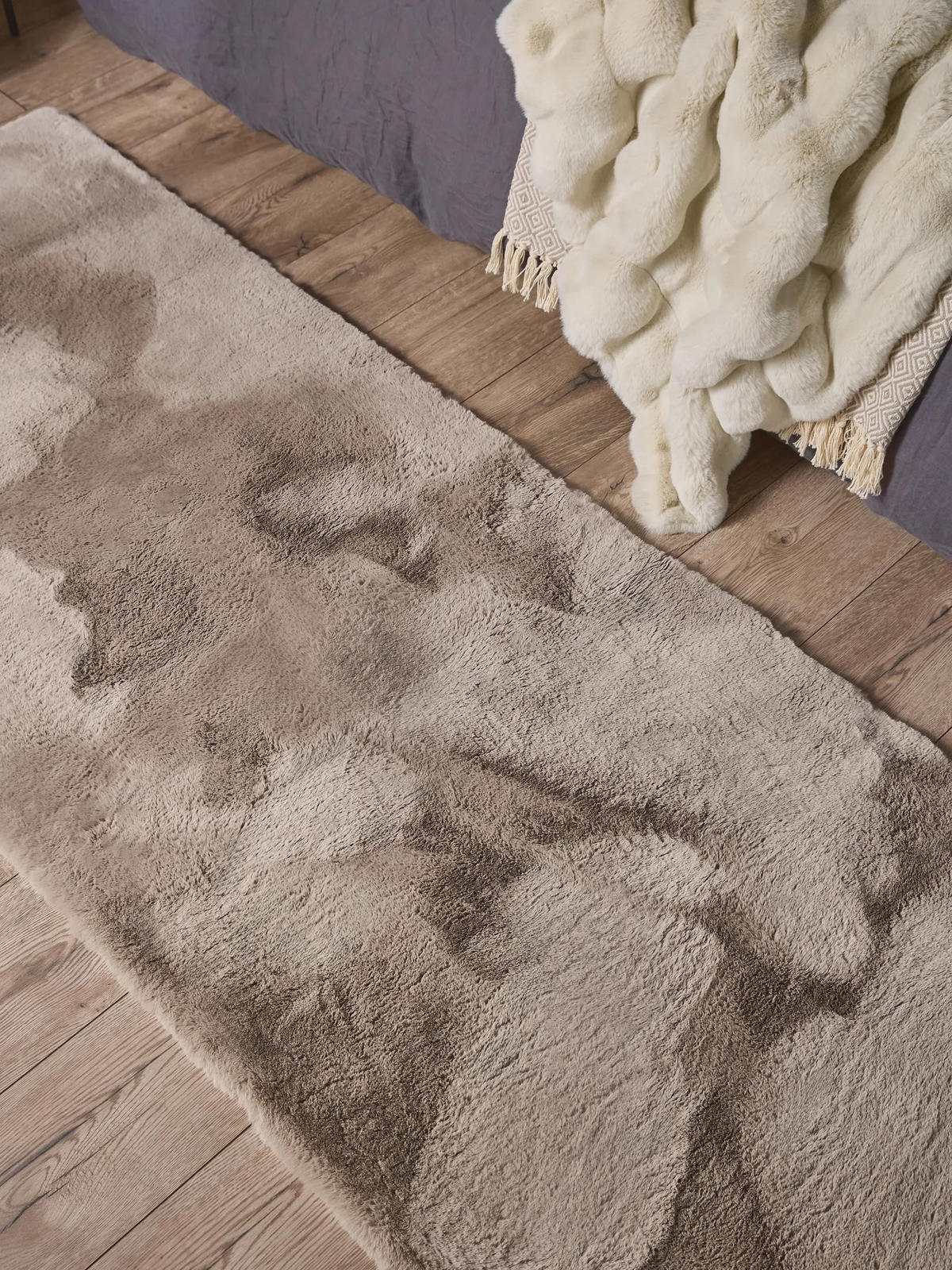 KUNSTFELL-TEPPICH Dave Taupe 80x240 cm - Taupe, Textil (80/240cm) - benuta Nest