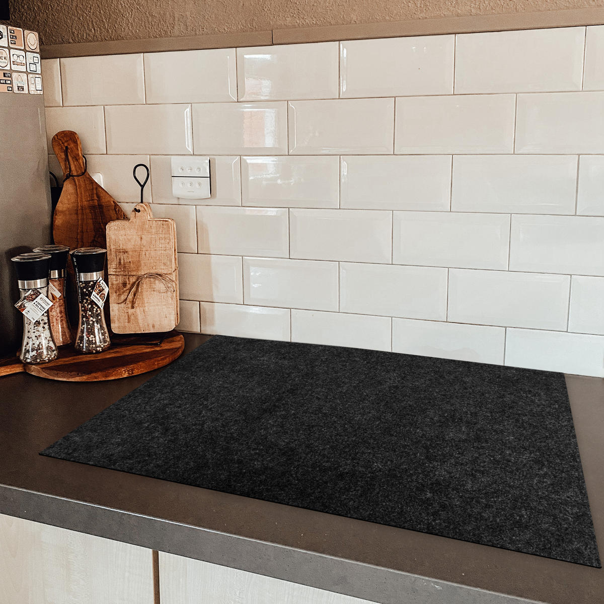 HERDABDECKPLATTE Granit - Schwarz - Granitstruktur - Dunkel Herdabdeckung Induktionsfeld 75x52 cm - Schwarz, Kunststoff (75/52/0.2cm) - MuchoWow