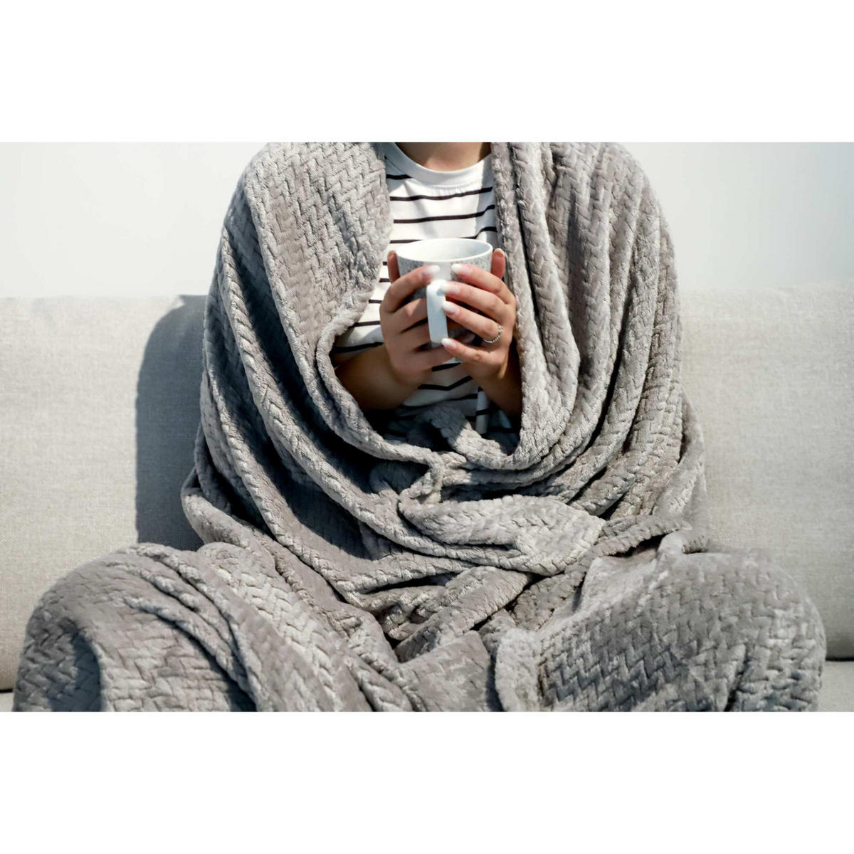 WOHNDECKE MIT DEKOKISSENHÜLLE COMFY-2 - Grau, Textil (140/190cm) - Esprit