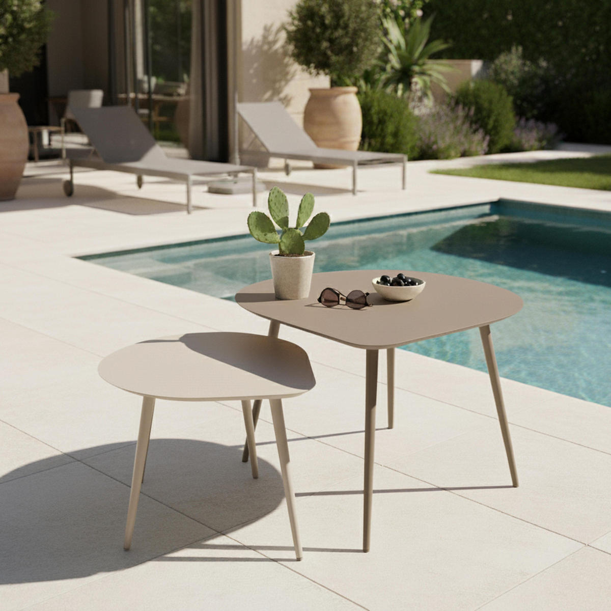 COUCHTISCH 2-tlg., Elfenbein und Taupe - Taupe, Metall (58/50/34cm) - Oviala