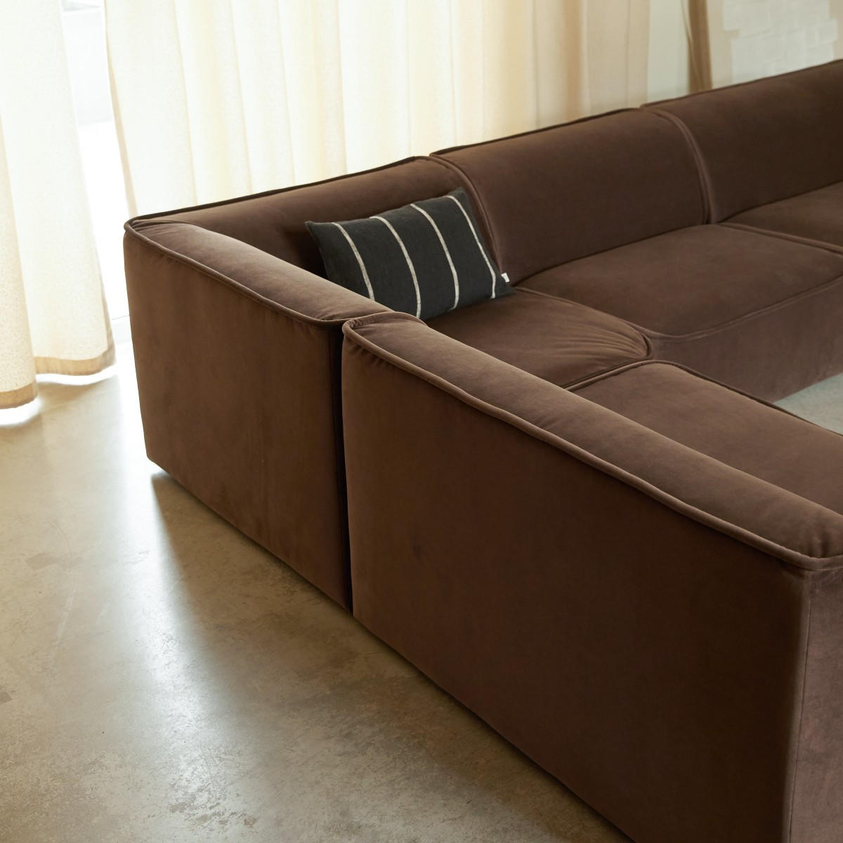 SOFA Quinto Braun aus Stoff - Braun, Textil (315/73/225cm) - Tikamoon