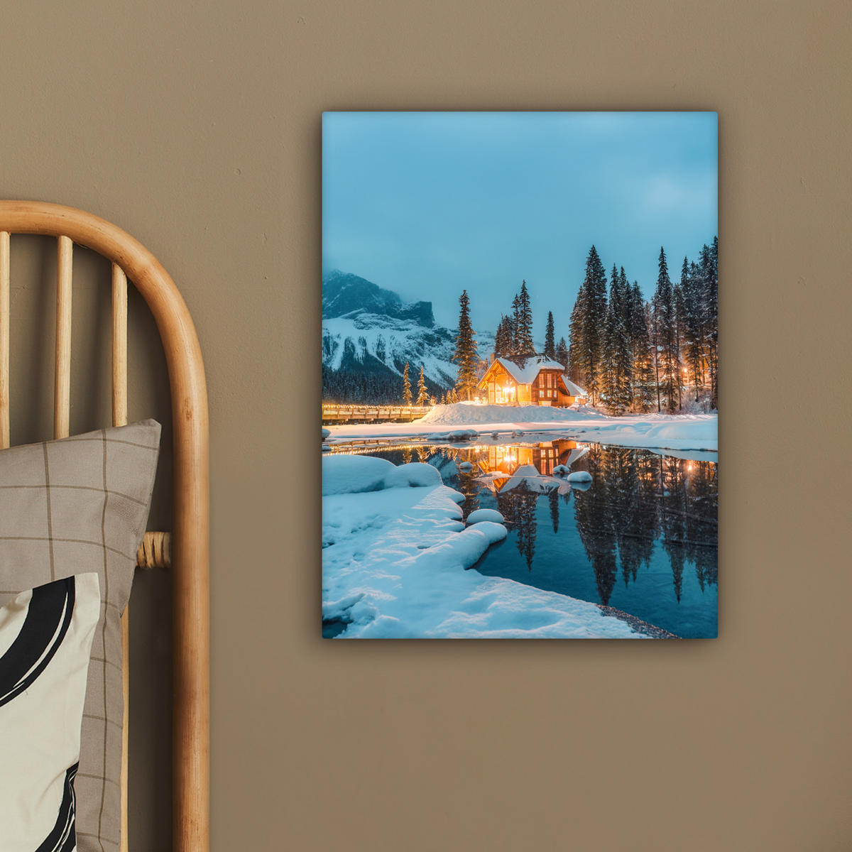 LEINWANDBILD Winterlandschaft - Natur - Haus - Berge - Schnee 30x40 cm - Hellblau, Textil (30/40cm) - MuchoWow