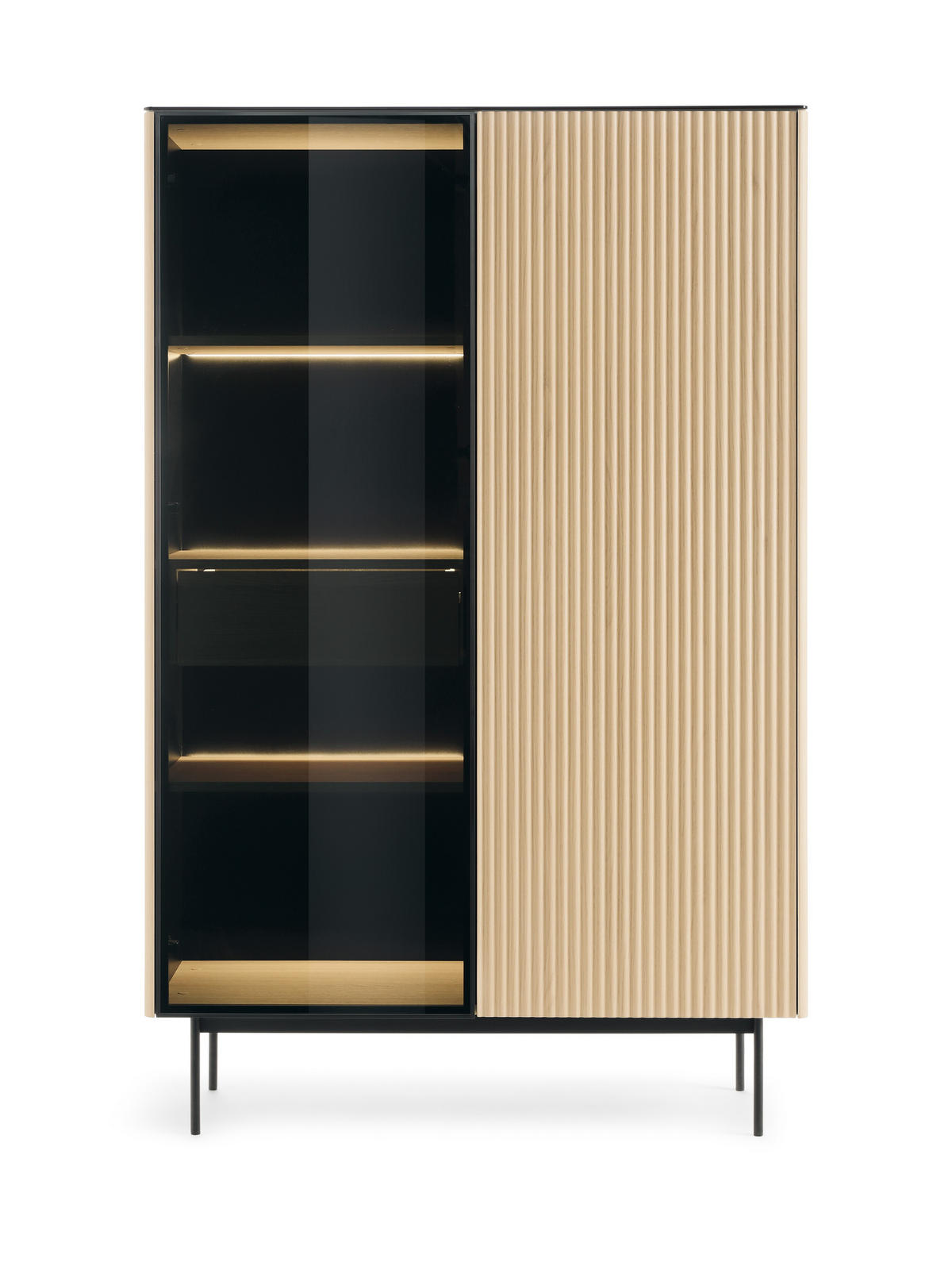 VITRINE Rita Vincenza Eiche, Hochschrank mit LED Beleuchtung und Glasfront - Eichefarben/Schwarz, Holzwerkstoff (107/163/39cm) - Bettso