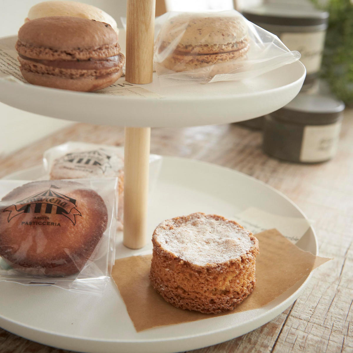 ETAGERE / Servierturm Tosca - 3-stöckig - Weiß, Metall (20/24cm) - Yamazaki