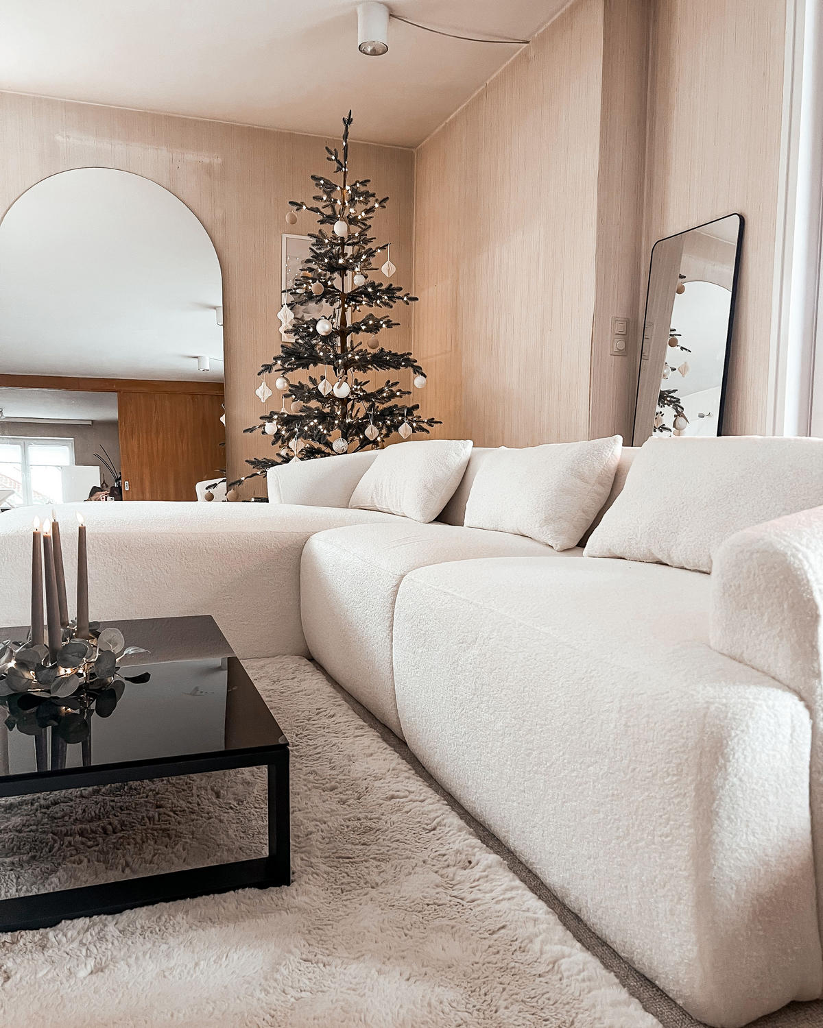 ROHOVÁ POHOVKA 3-místná z Bouclé bílá levostranná Svansele - bílá, textil (278/174cm) - Beliani