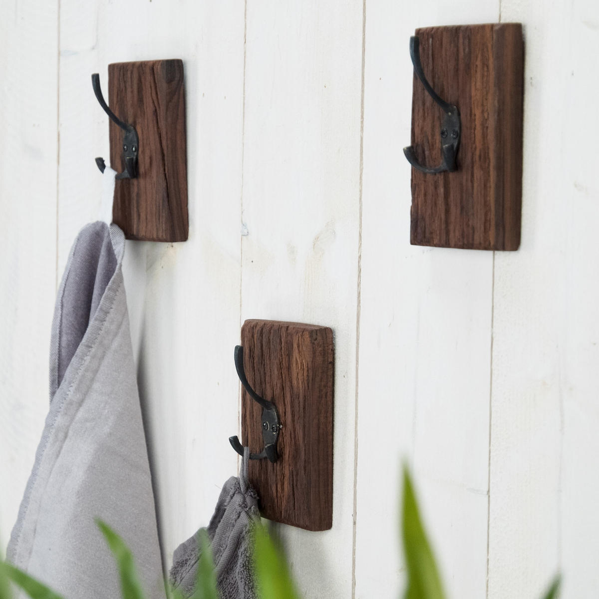GARDEROBENBRETT Board Massivholz, Doppelhaken braun - Naturfarben, Holz (10/15/6cm) - DESIGN DELIGHTS