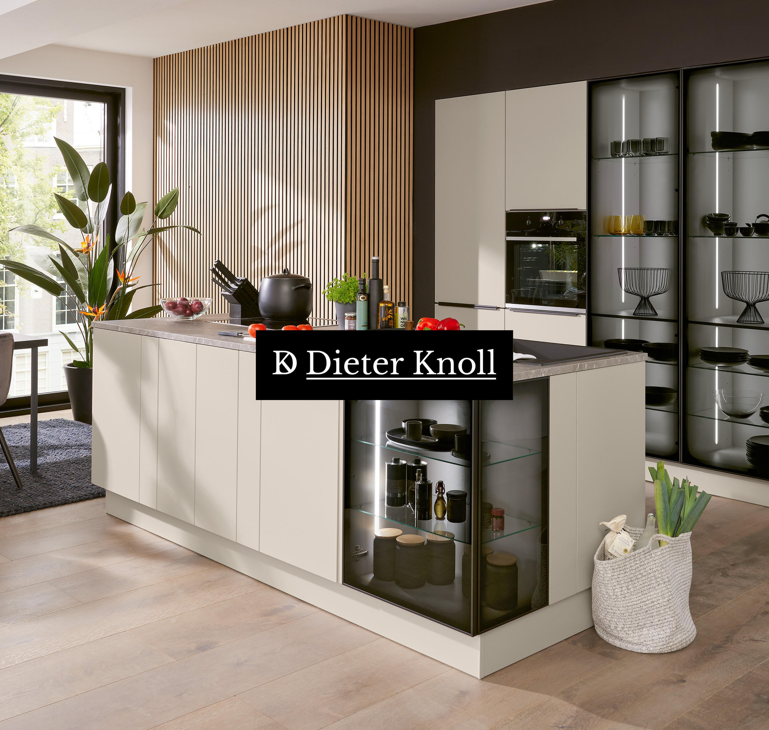 Dieter Knoll Küchen Markenlogo auf einem stilvollen Küchenmilieu.