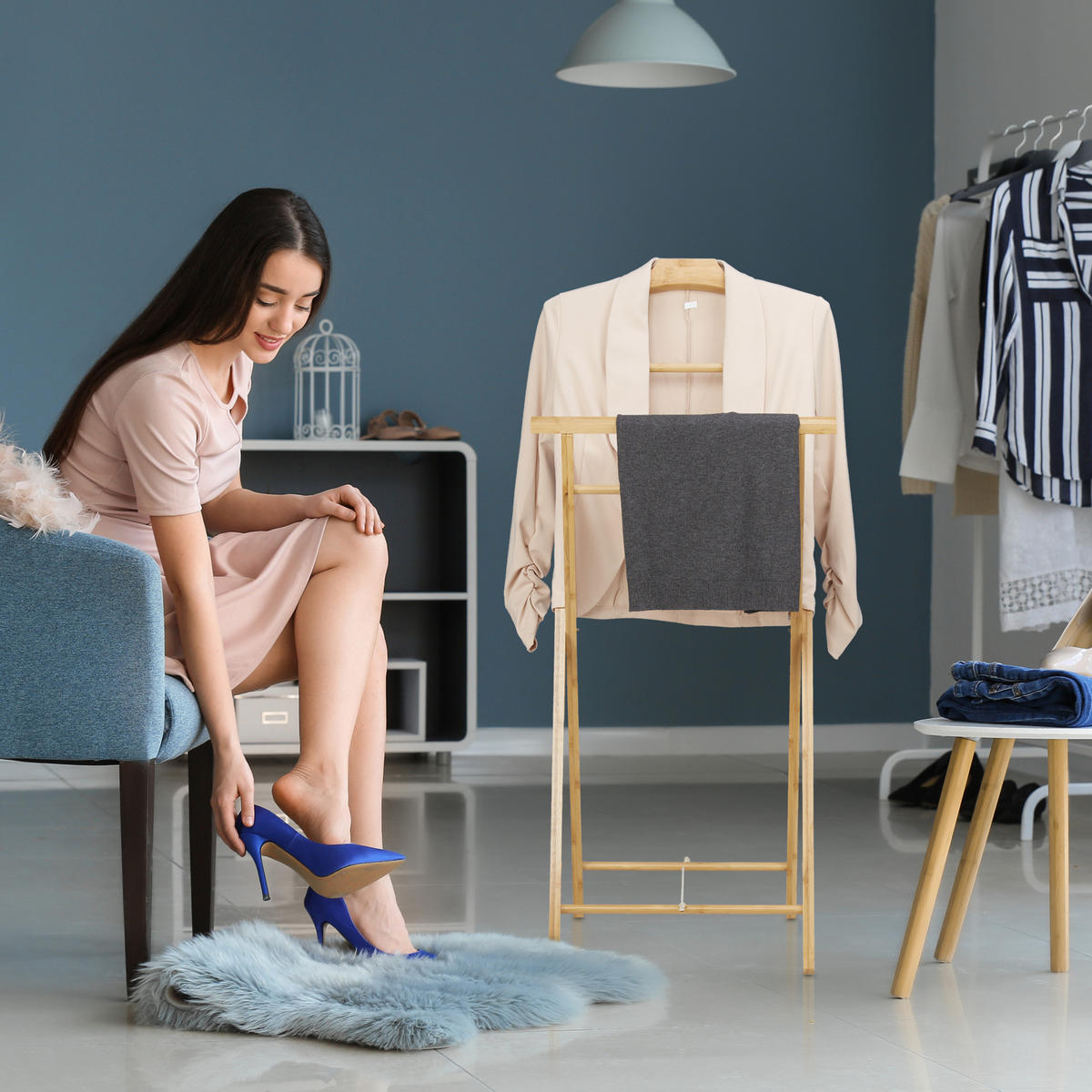 STUMMER Diener - Hellbraun, Holz (47/110/38cm) - Relaxdays