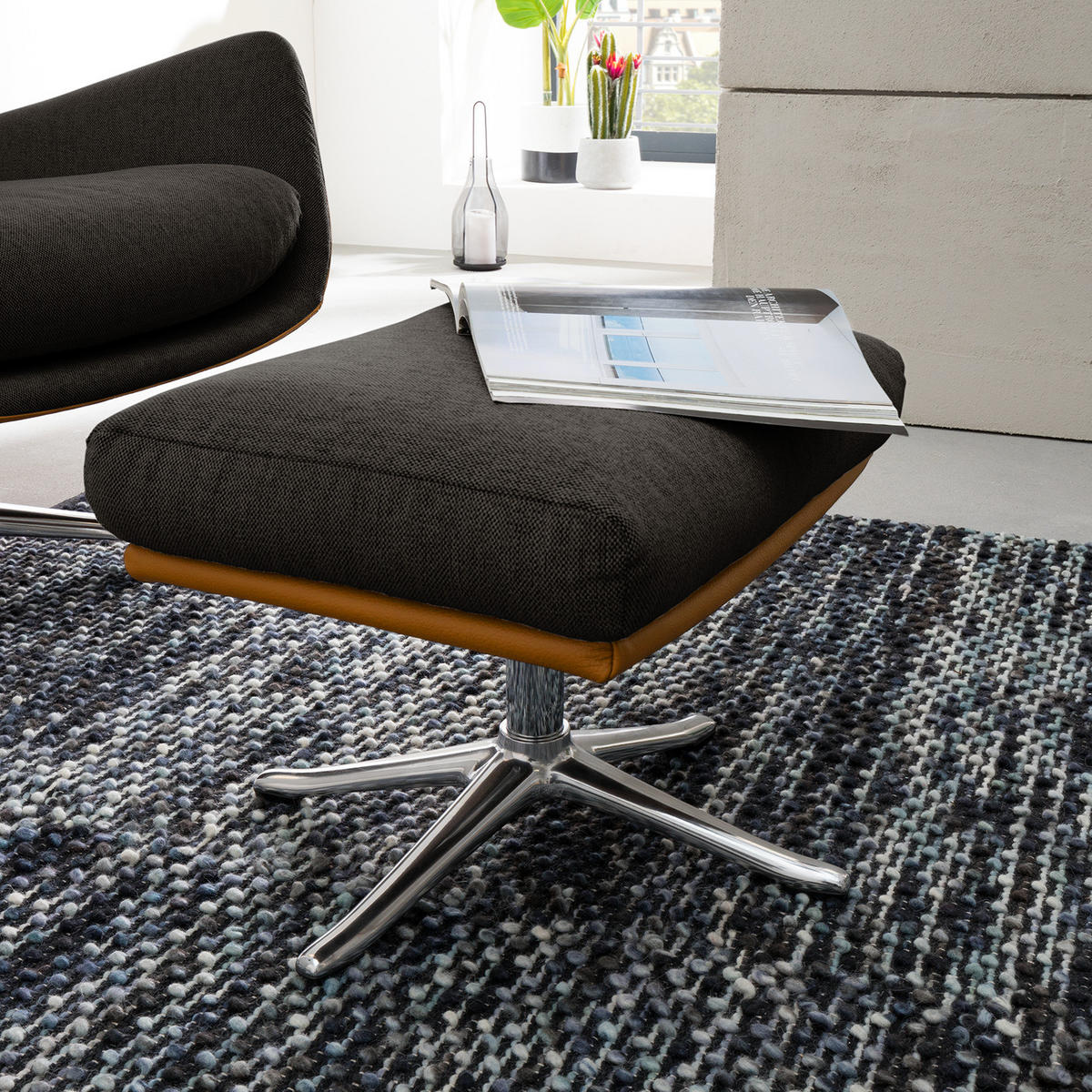 HOCKER mit Kreuzfuß - Chromfarben/Schwarz, Textil/Metall (54/41/41cm) - home24