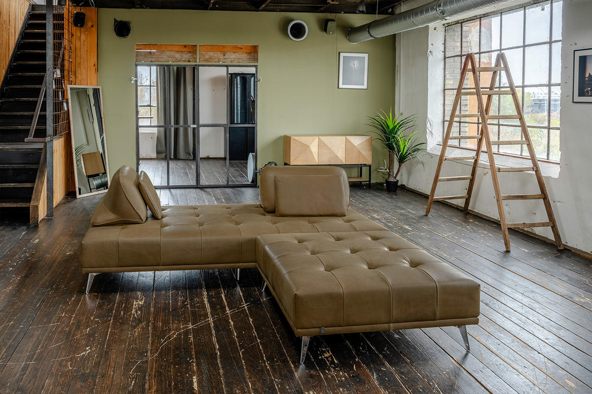 SOFA MIT HOCKER WIOLO 2ER SET Beige Leder - Beige/Silberfarben, Leder/Metall (240/83/110cm) - KAWOLA