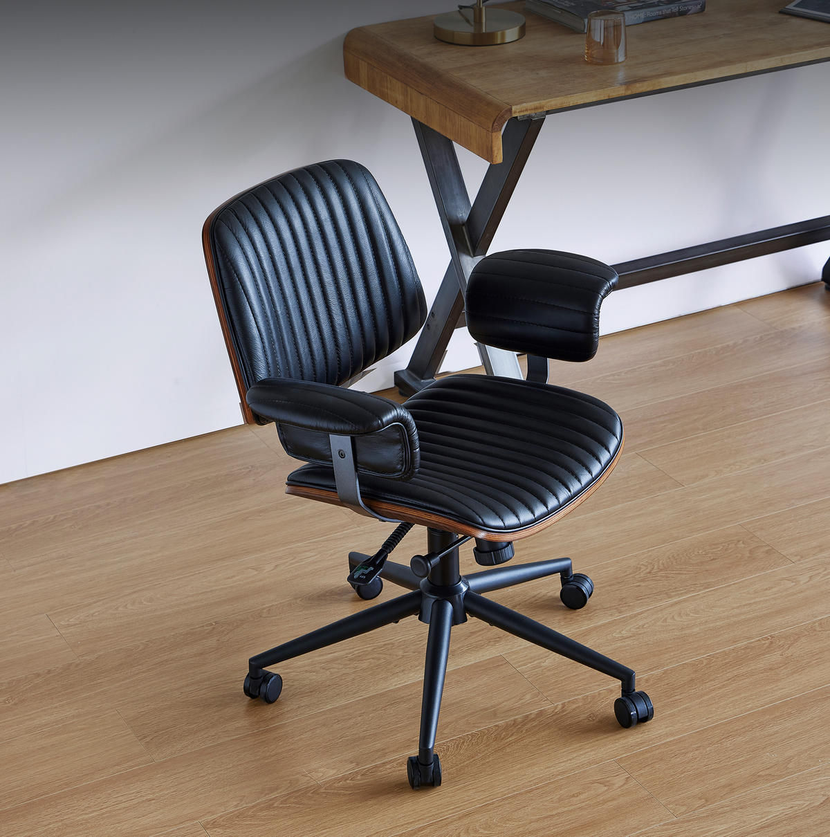 BÜROSTUHL in Schwarz 59x73x87 cm aus Echtleder mit gepolsterten Armlehnen und Drehfunktion - Schwarz, Leder (73/87/59cm) - IVMEU