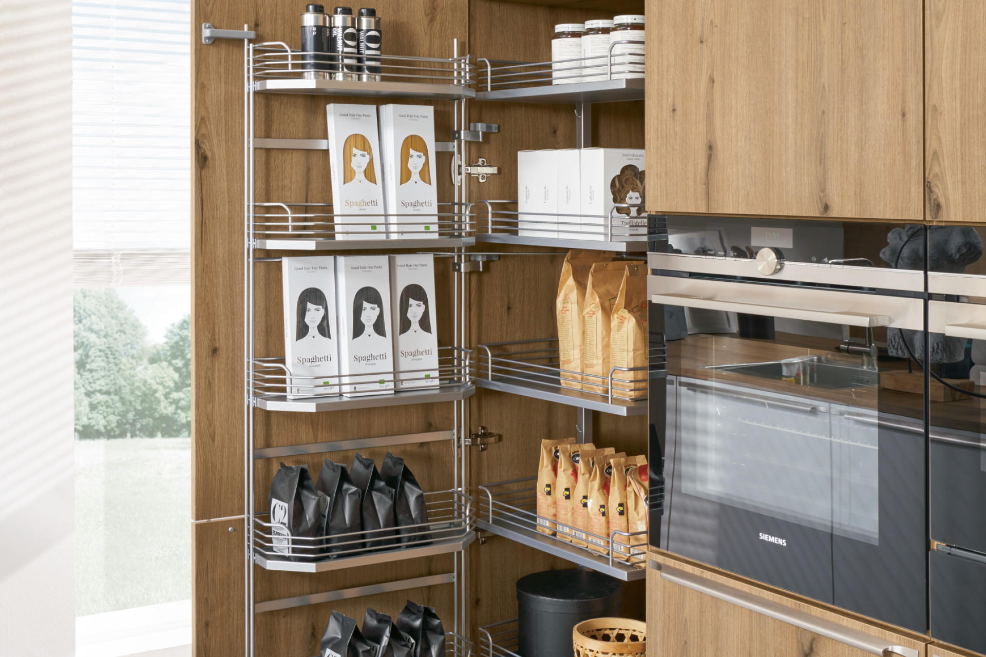 Apothekerschrank in modernen Küchen