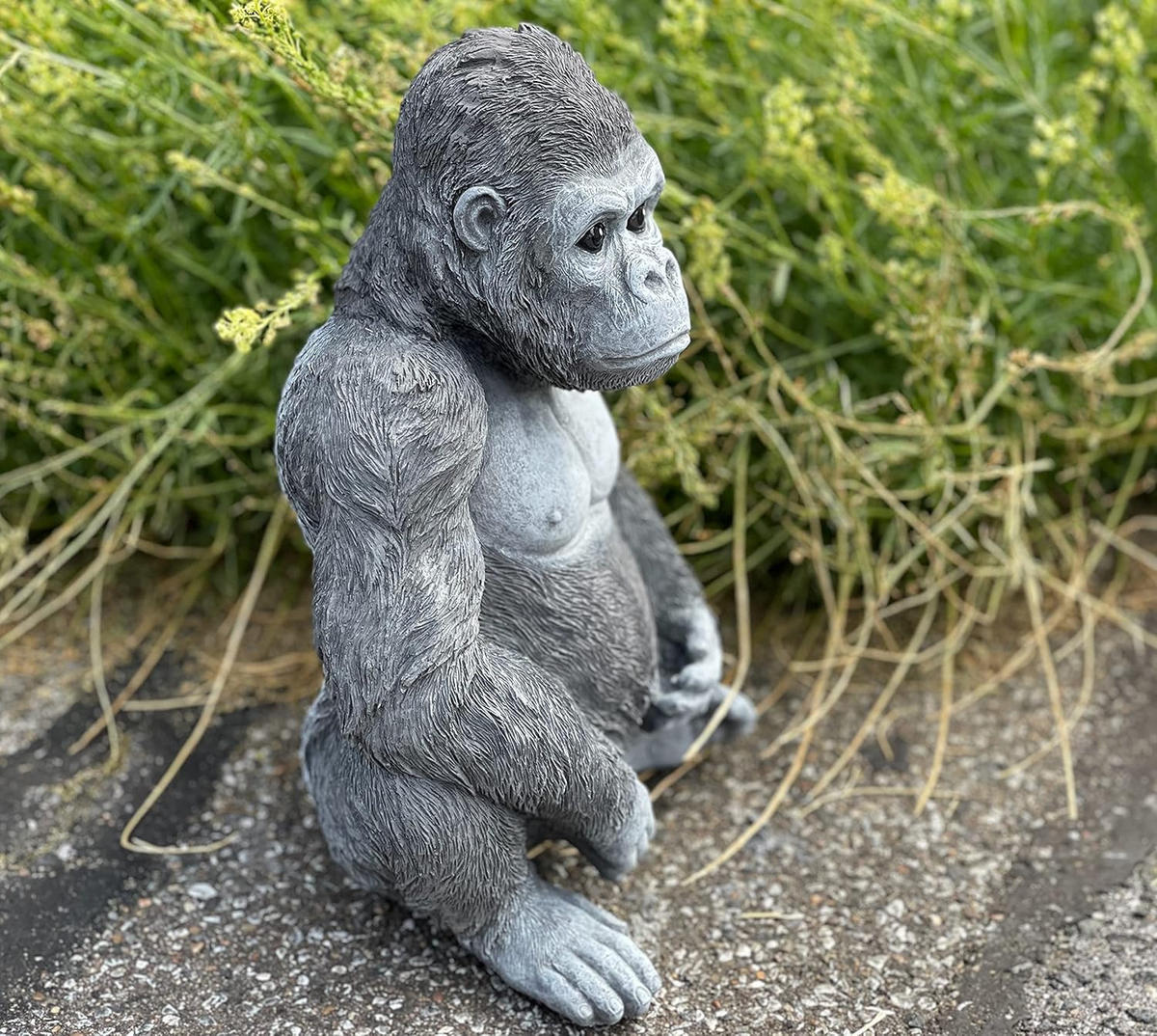 STEINFIGUR Gorilla Ben Affe frostfest Steinguss Gartenfigur - Grau, Stein (23/29/14cm) - stoneandstyle