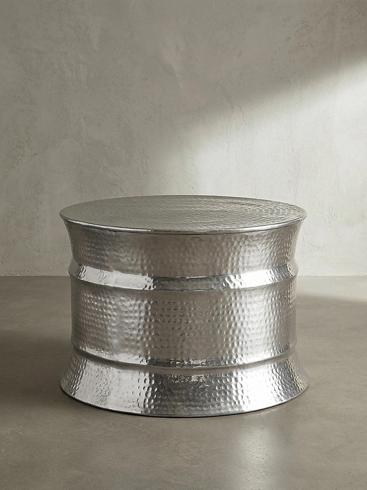 COUCHTISCH orientalisch rund Aluminium Hammerschlag-Look handgefertigt, Silber 62 x 62 x 41 cm - Silberfarben, Metall (62/62/41cm) - KADIMA DESIGN