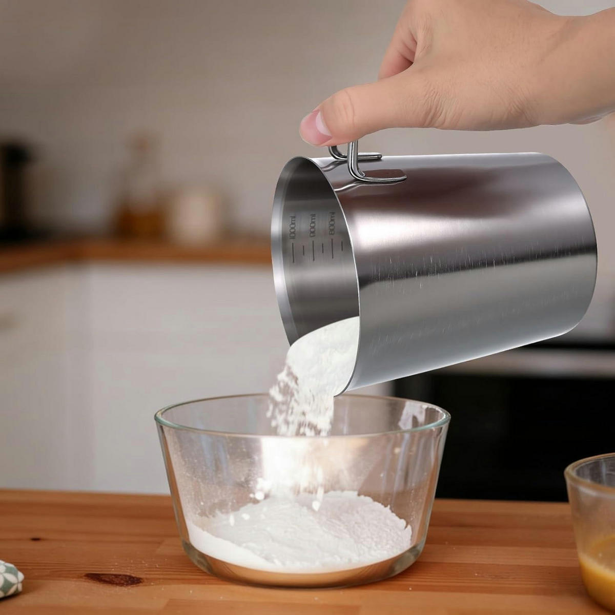MESSBECHER Edelstahl 1 Liter mit Messskalen und Ausgießer - Silberfarben, Metall (1L)