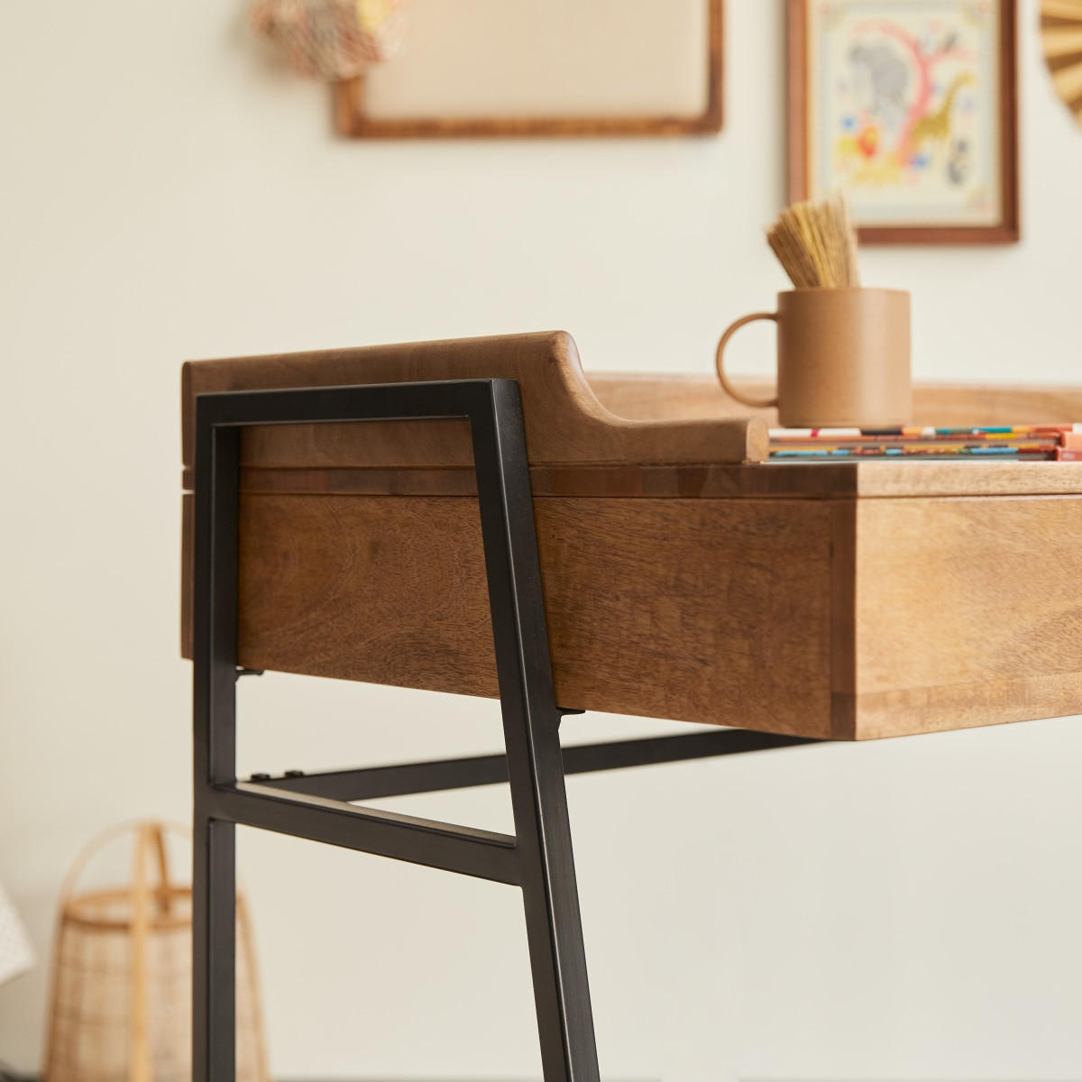 KINDER-SCHREIBTISCH Hedda Braun aus Mango - Braun, Holz (114/83/55cm) - Tikamoon