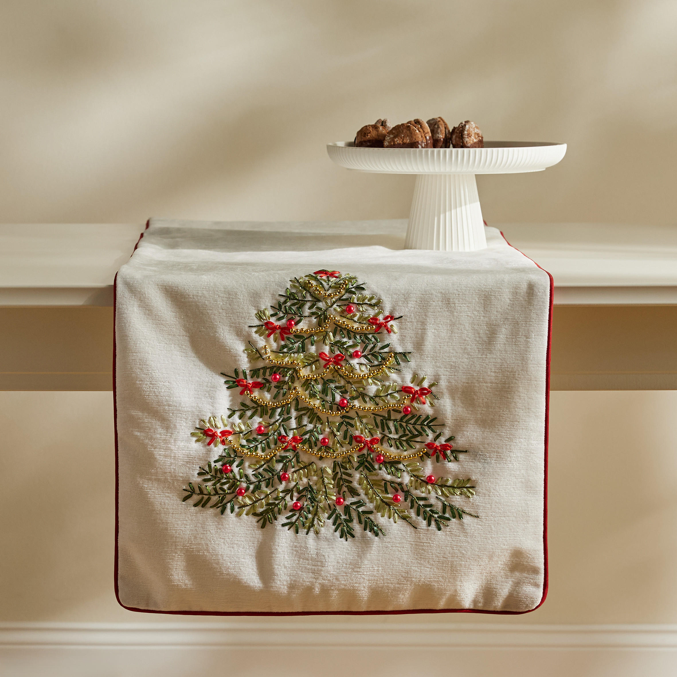 TISCHLÄUFER Bestickter ARVORE, 40x180 cm, Weiß, Weihnachten Deko Tischdecke, Christmas - Weiß, Kunststoff (180/40/1cm) - home&you