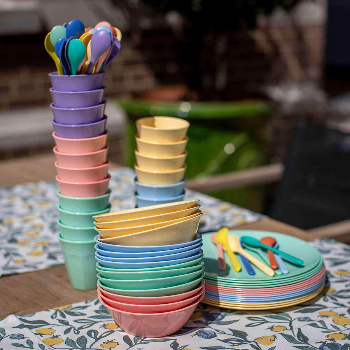 GESCHIRRSET Nora Set Macarons bunt 16er Set - Multicolor, Kunststoff (25/10/25cm) - Koziol