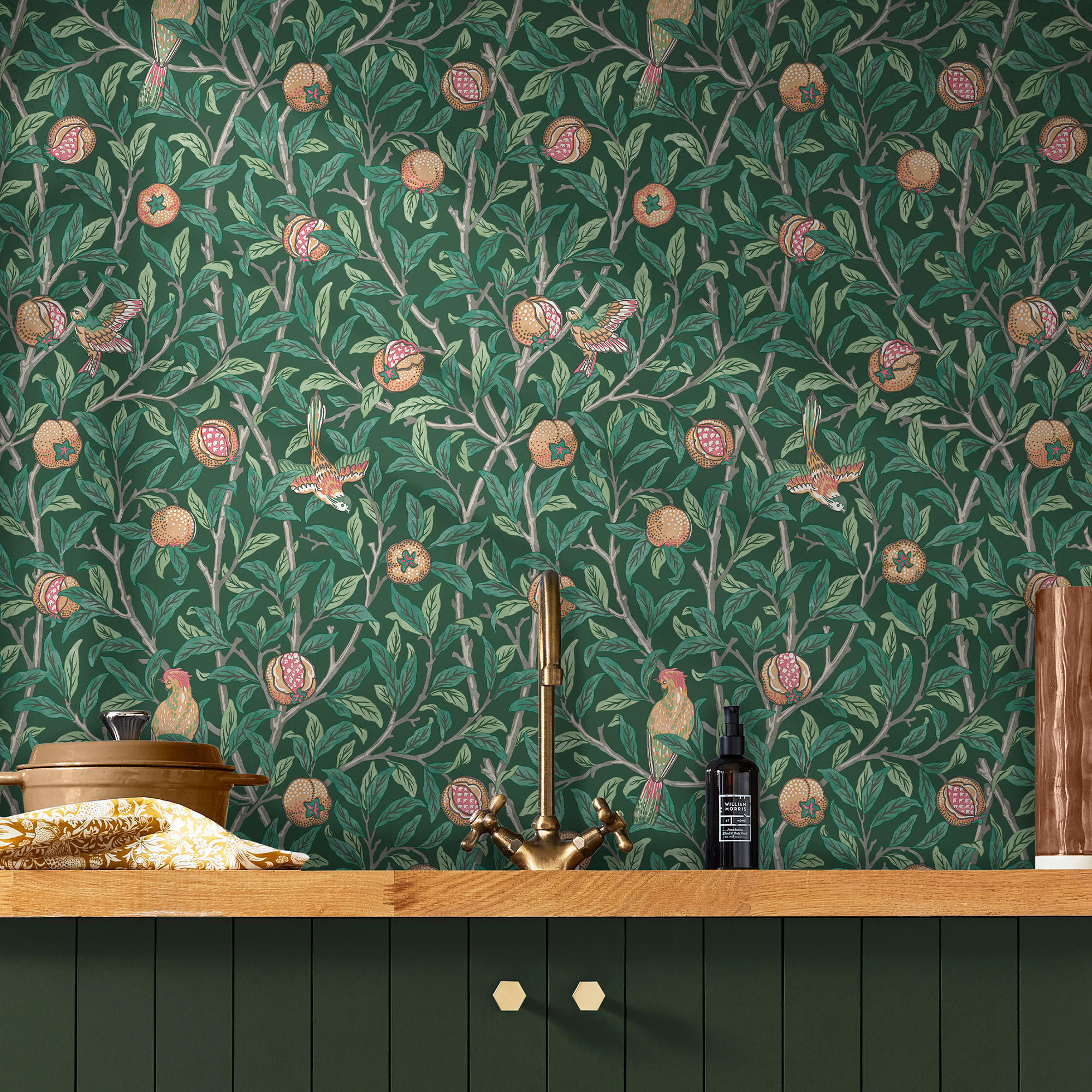 VLIESTAPETE Bird & Pomegranate Deep Green - Grün, Papier/Kunststoff (52/1000cm) - Graham & Brown