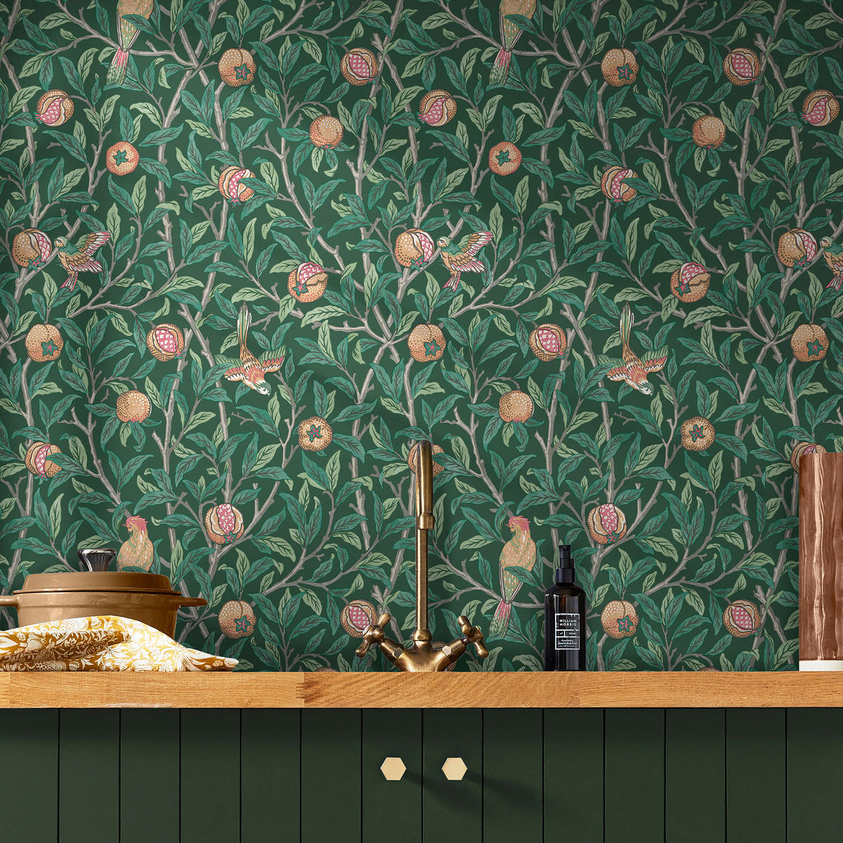 VLIESTAPETE Bird & Pomegranate Deep Green - Grün, Papier/Kunststoff (52/1000cm) - Graham & Brown