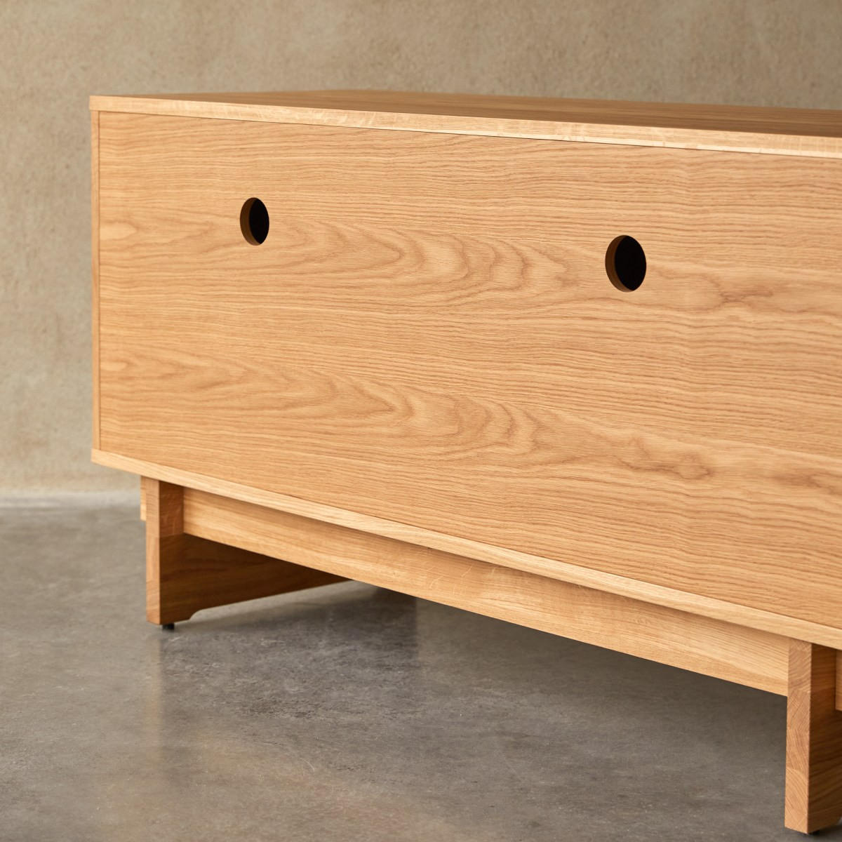 TV-SCHRANK Miu Natur aus Eiche - Naturfarben, Holz (135/70/48cm) - Tikamoon