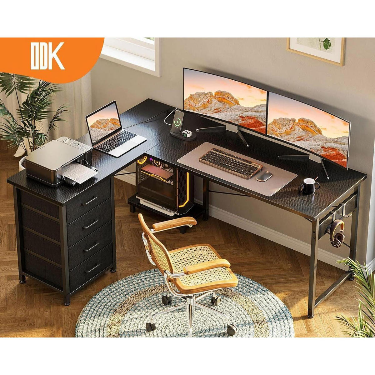 ECKSCHREIBTISCH mit Steckdose und USB 135 x 100 cm Schwarz - Schwarz, Holzwerkstoff (100/135/75.7cm)