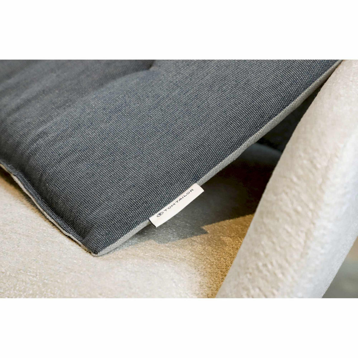 SITZKISSEN DOVE CHAIRPAD - Grau, Textil (40/40/2cm) - Tom Tailor
